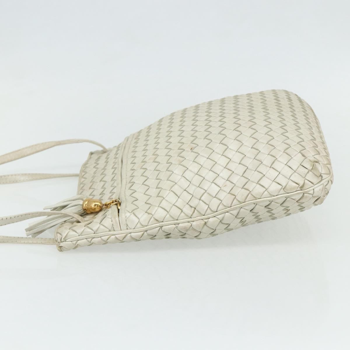 Bottega Veneta Intrecciato Shoulder Leather White Leather Shoulder Bag Bag (Pre-Owned)