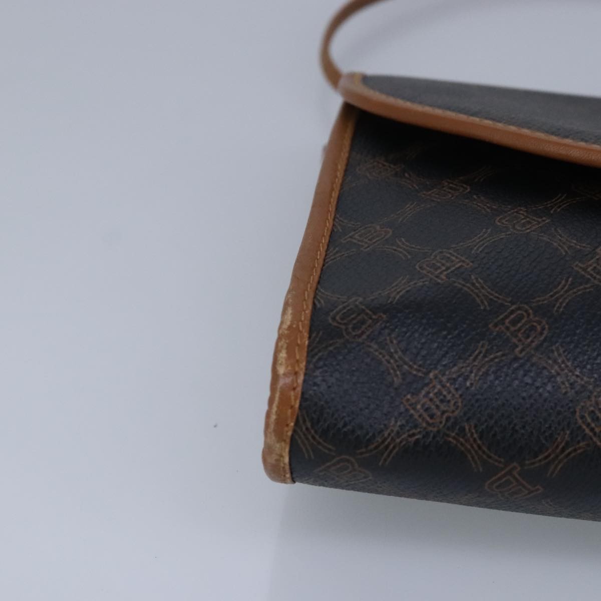 Bally Vintage Leather Black Leather Handbag (Pre-Owned)