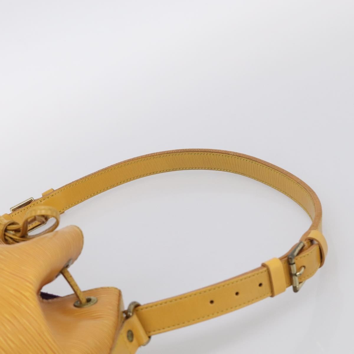 Louis Vuitton Petit Noe Epi Leather Yellow Leather Handbag (Pre-Owned)
