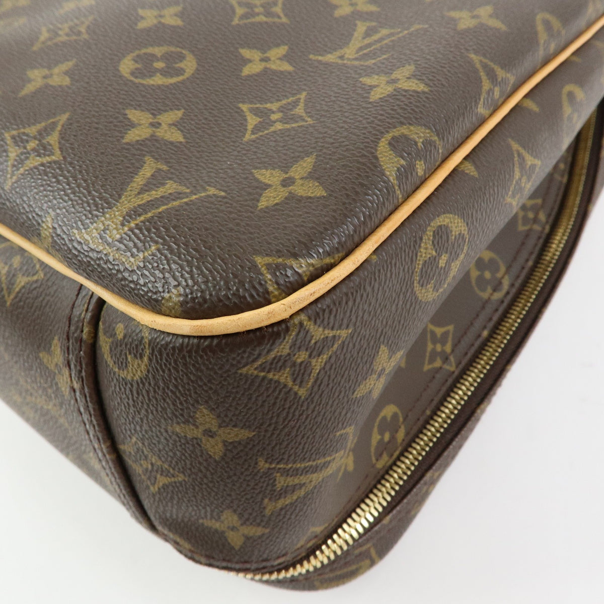 Louis Vuitton Excursion Monogram Canvas Brown Canvas Handbag (Pre-Owned)