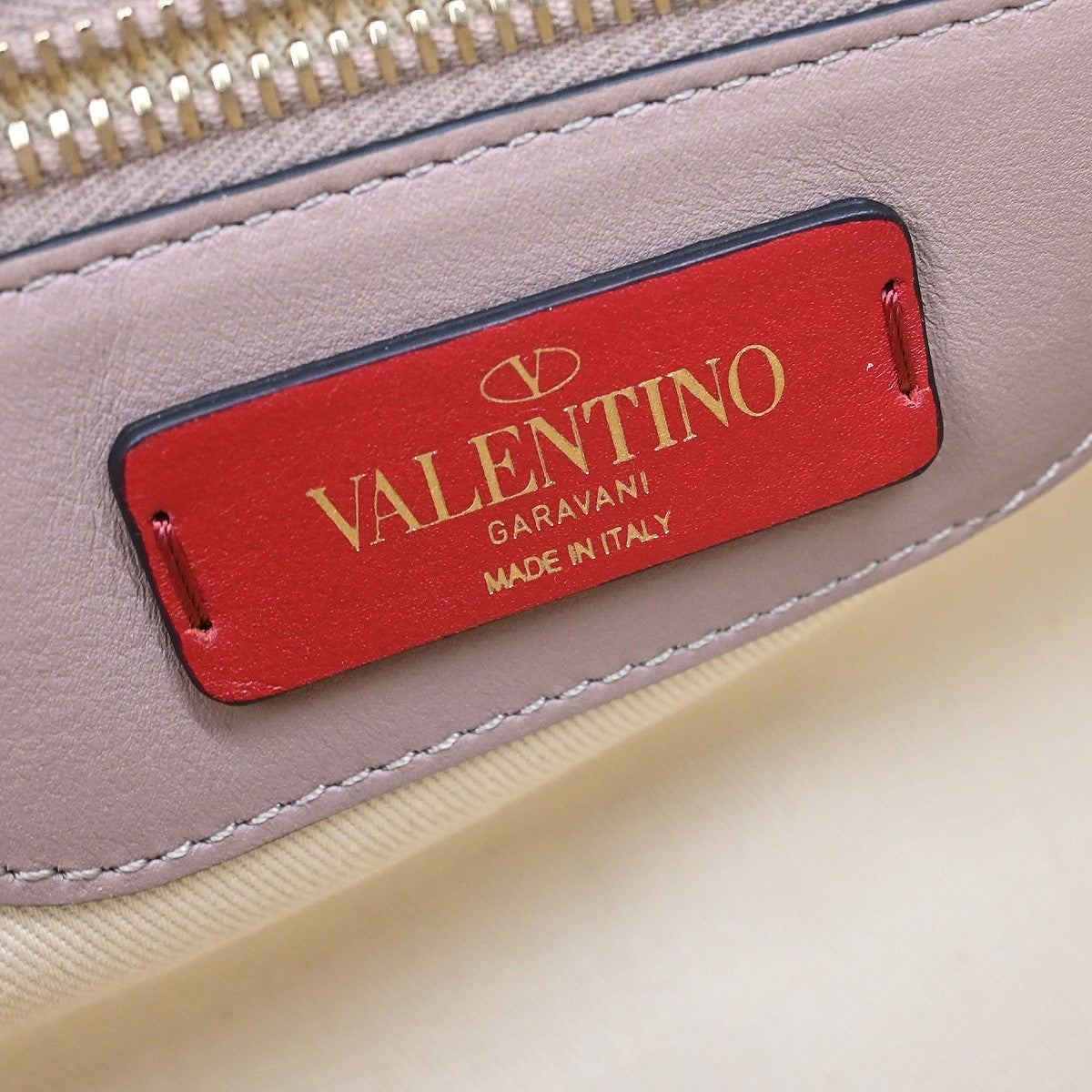 Valentino Garavani Rockstud Top Handle Leather Beige Leather Handbag (Pre-Owned)