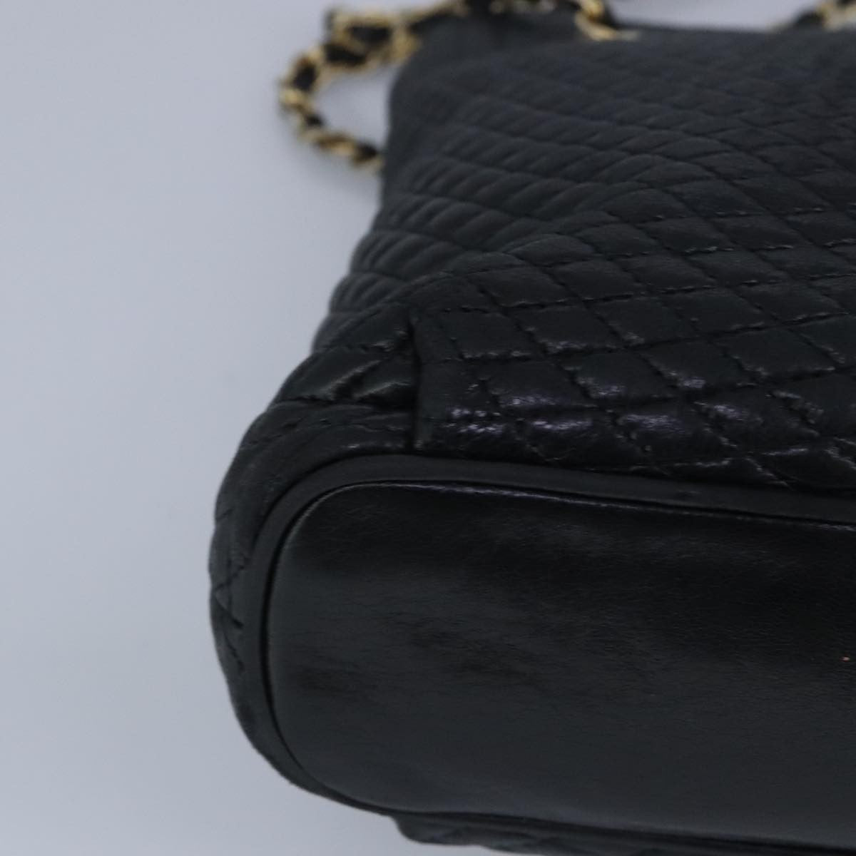 Bally Vintage Chain Quilted Leather Navy Leather Shoulder Bag Bag (Pre-Owned)