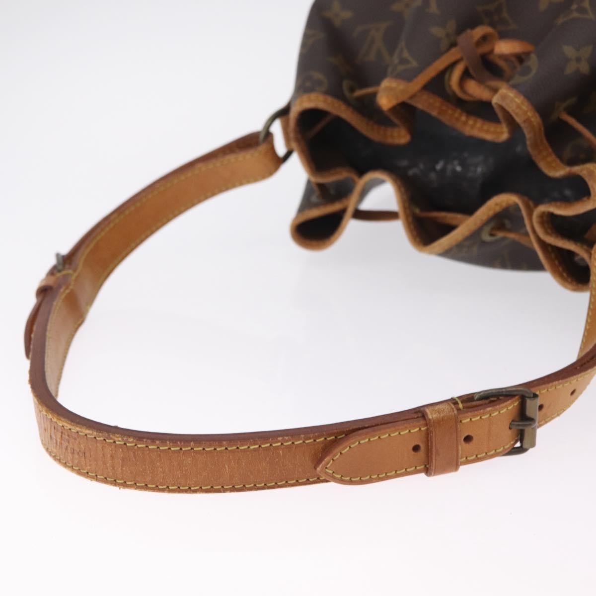 Louis Vuitton Noe Monogram Canvas Brown Canvas Shoulder Bag Bag (Pre-Owned)