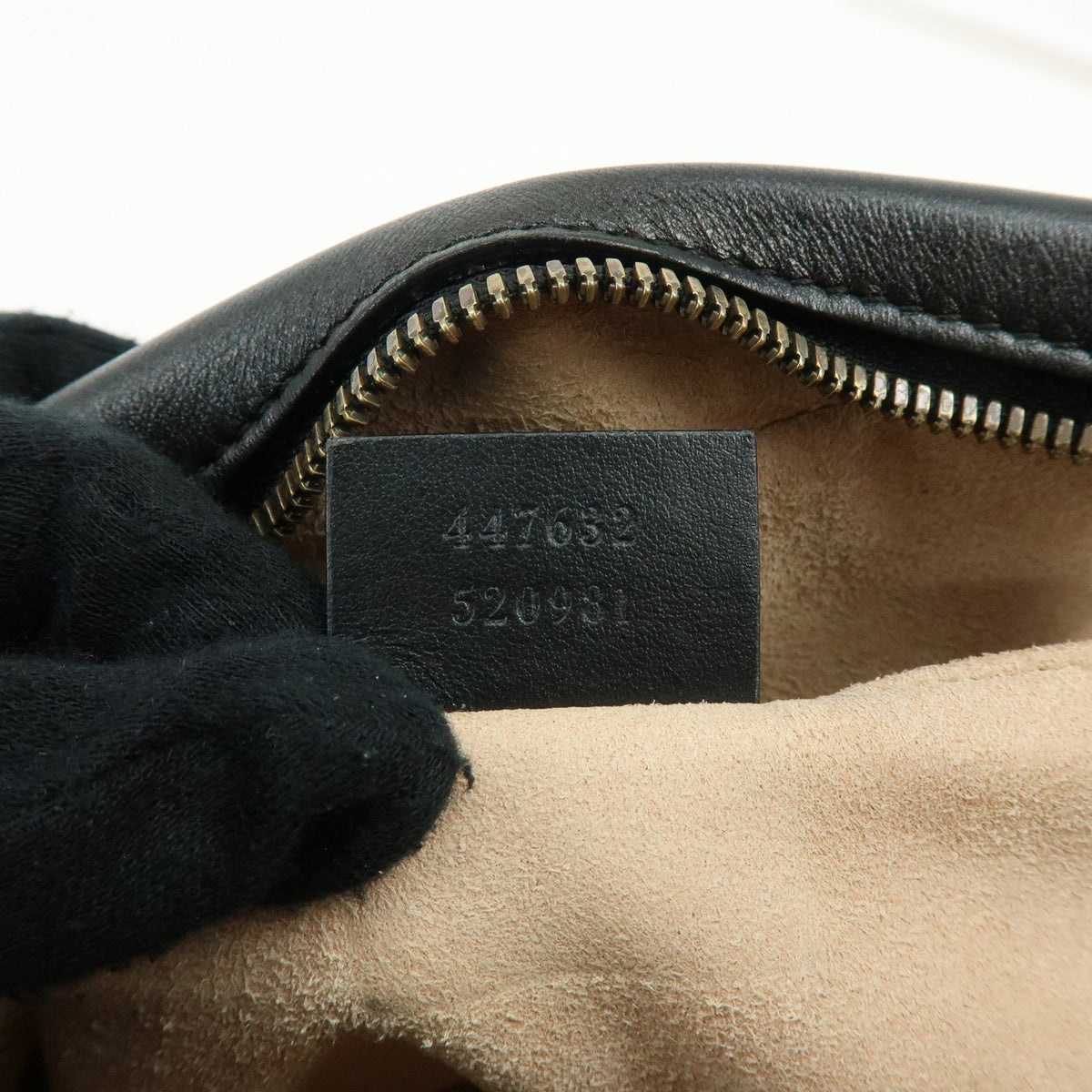 Gucci Gg Marmont Matelasse Leather Black Leather Shoulder Bag Bag (Pre-Owned)