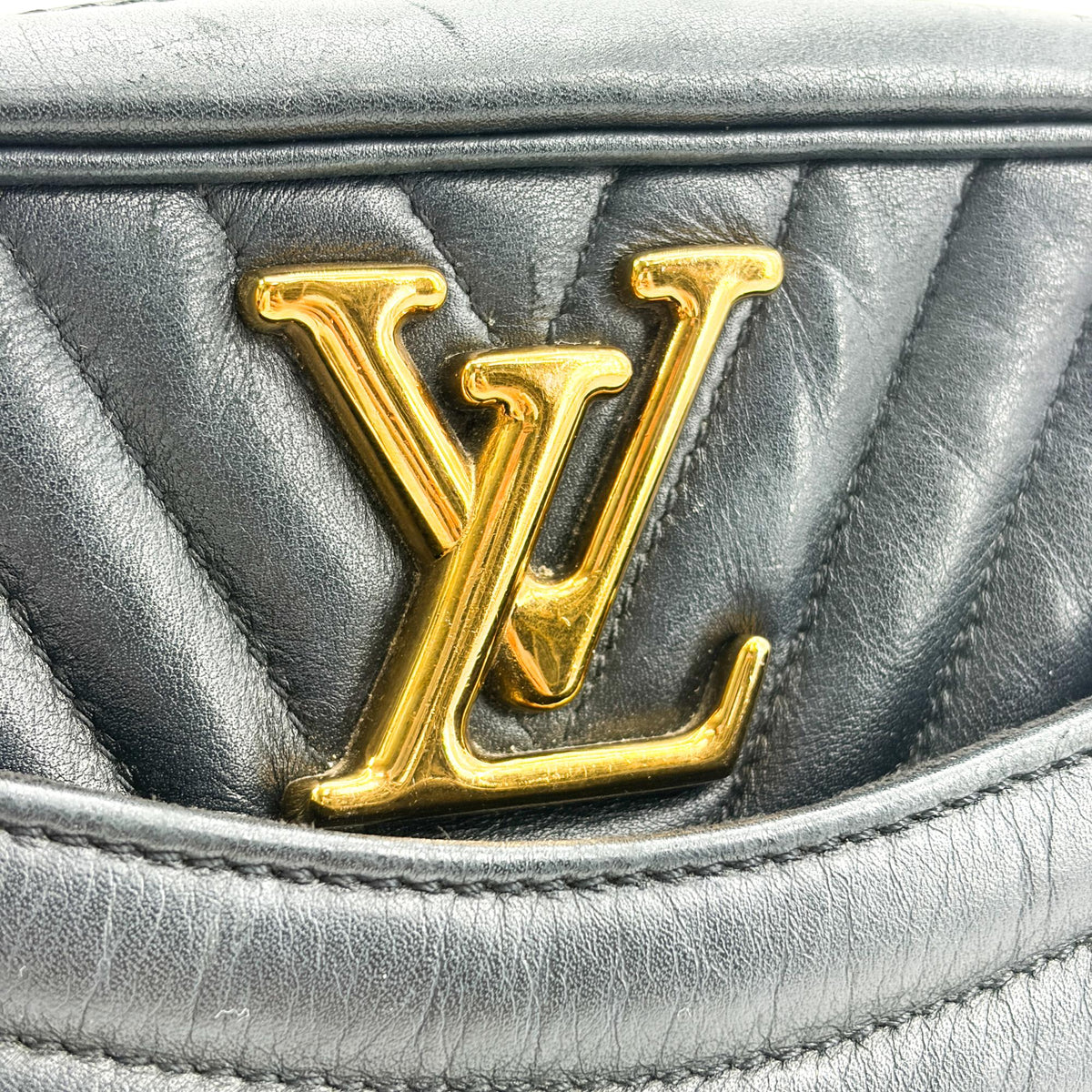 Louis Vuitton New Wave Camera Quilted Leather Black Leather Handbag (Pre-Owned)