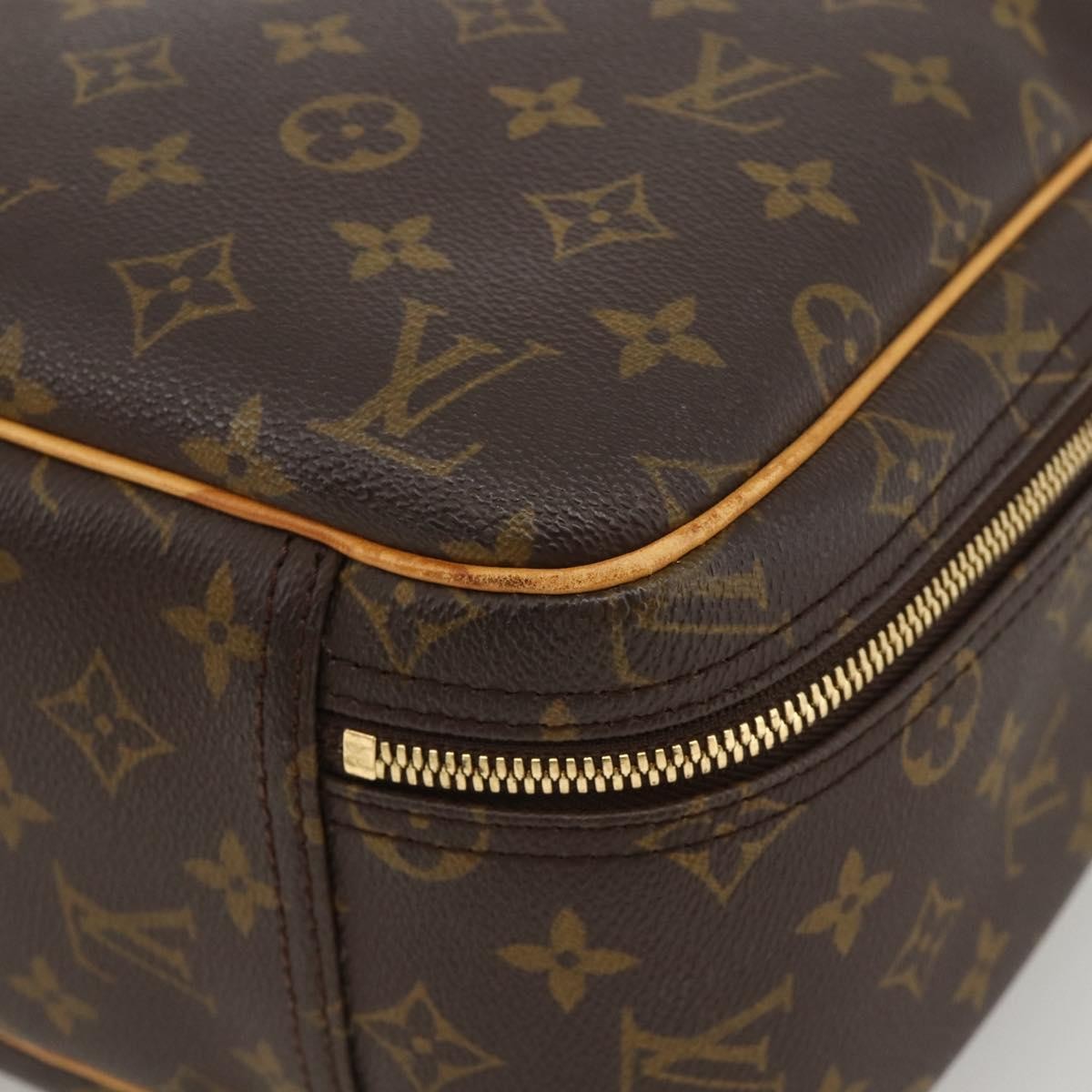 Louis Vuitton Excursion Monogram Brown Canvas Handbag (Pre-Owned)
