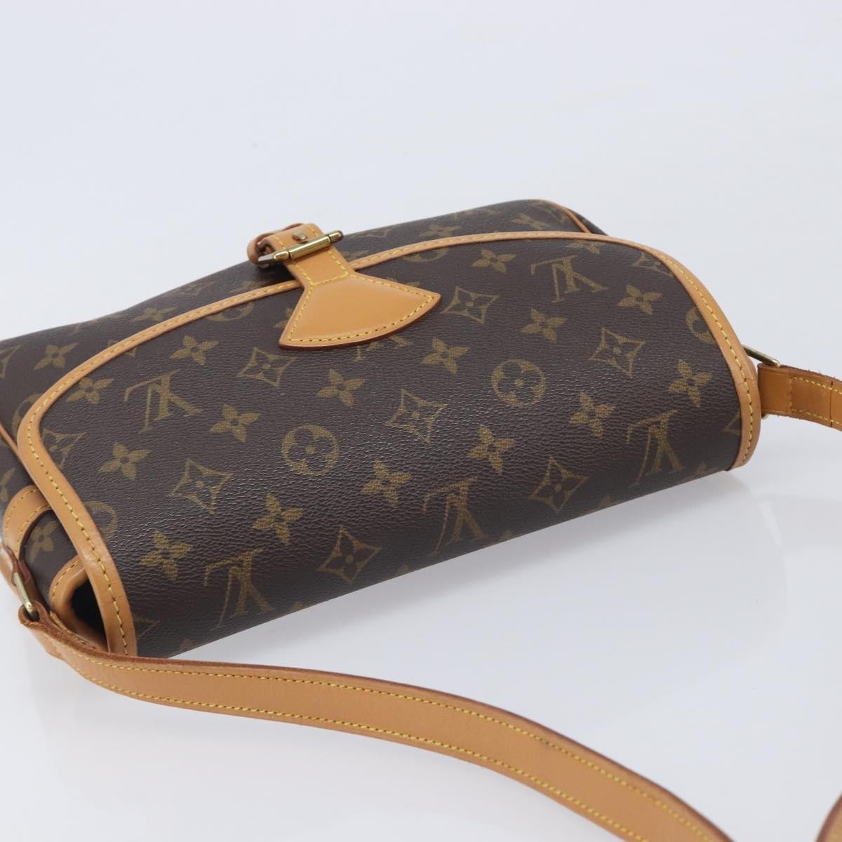 Louis Vuitton Sologne Monogram Canvas Brown Canvas Handbag (Pre-Owned)