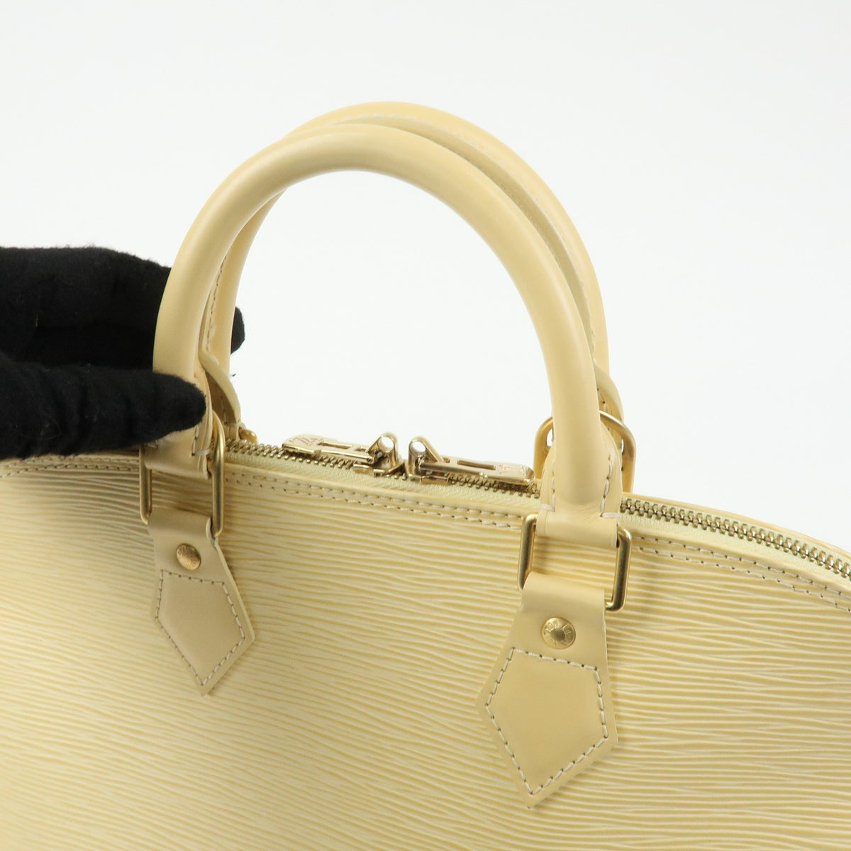Louis Vuitton Alma Epi Leather Yellow Leather Handbag (Pre-Owned)