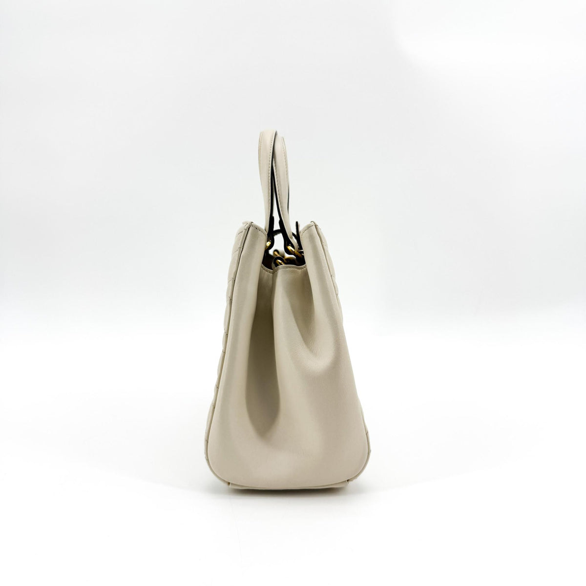 Gucci Gg Marmont Matelasse Leather Beige Calfskin Tote Bag Bag (Pre-Owned)