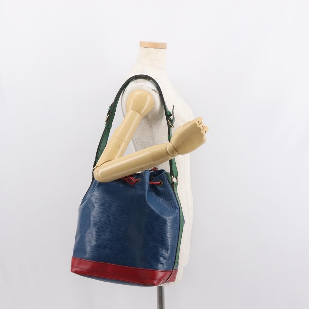 Louis Vuitton Tricolor Noe Epi Leather Blue Leather Shoulder Bag Bag (Pre-Owned)