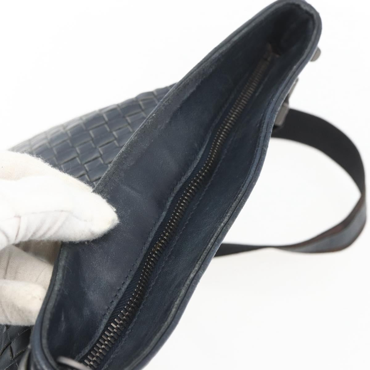 Bottega Veneta Flat Messenger Intrecciato Nappa Navy Leather Crossbody Bag Bag (Pre-Owned)
