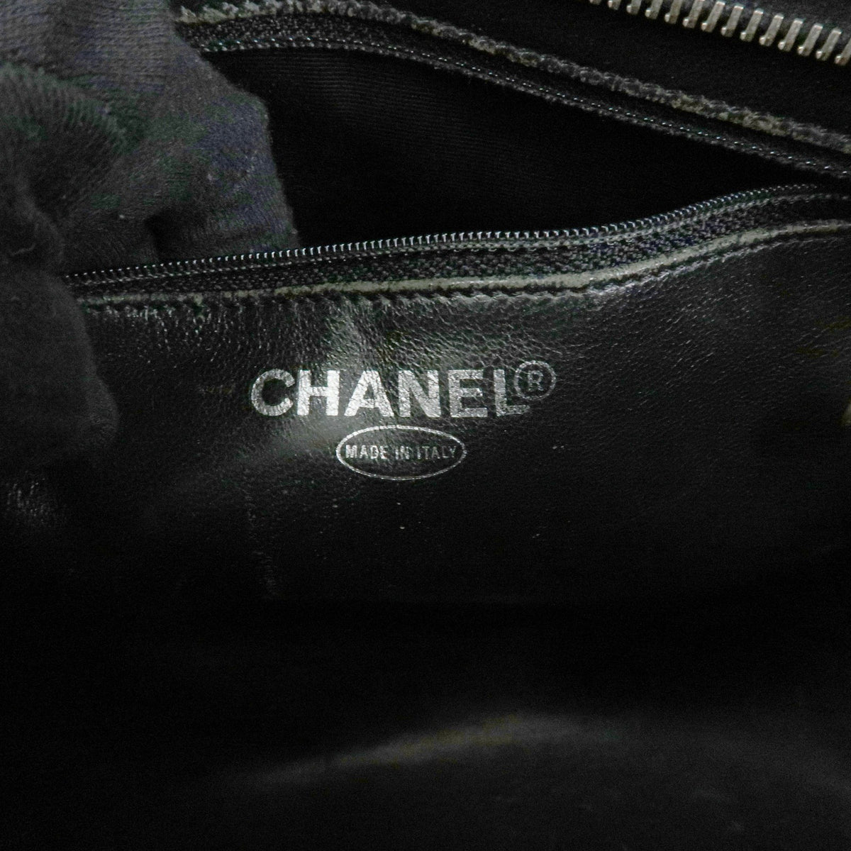 Chanel Medallion Quilted Caviar Black Leather Tote Bag Bag (Pre-Owned)