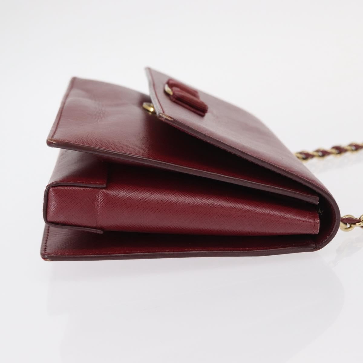 Salvatore Ferragamo Vala Chain Leather Burgundy Leather Shoulder Bag Bag (Pre-Owned)