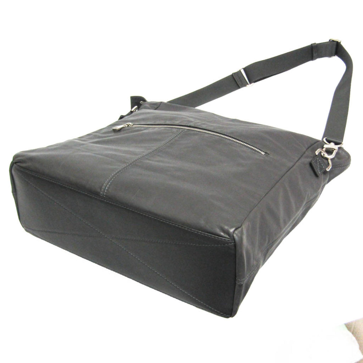 Louis Vuitton V Line Move Gaston Leather Gray Leather Handbag (Pre-Owned)
