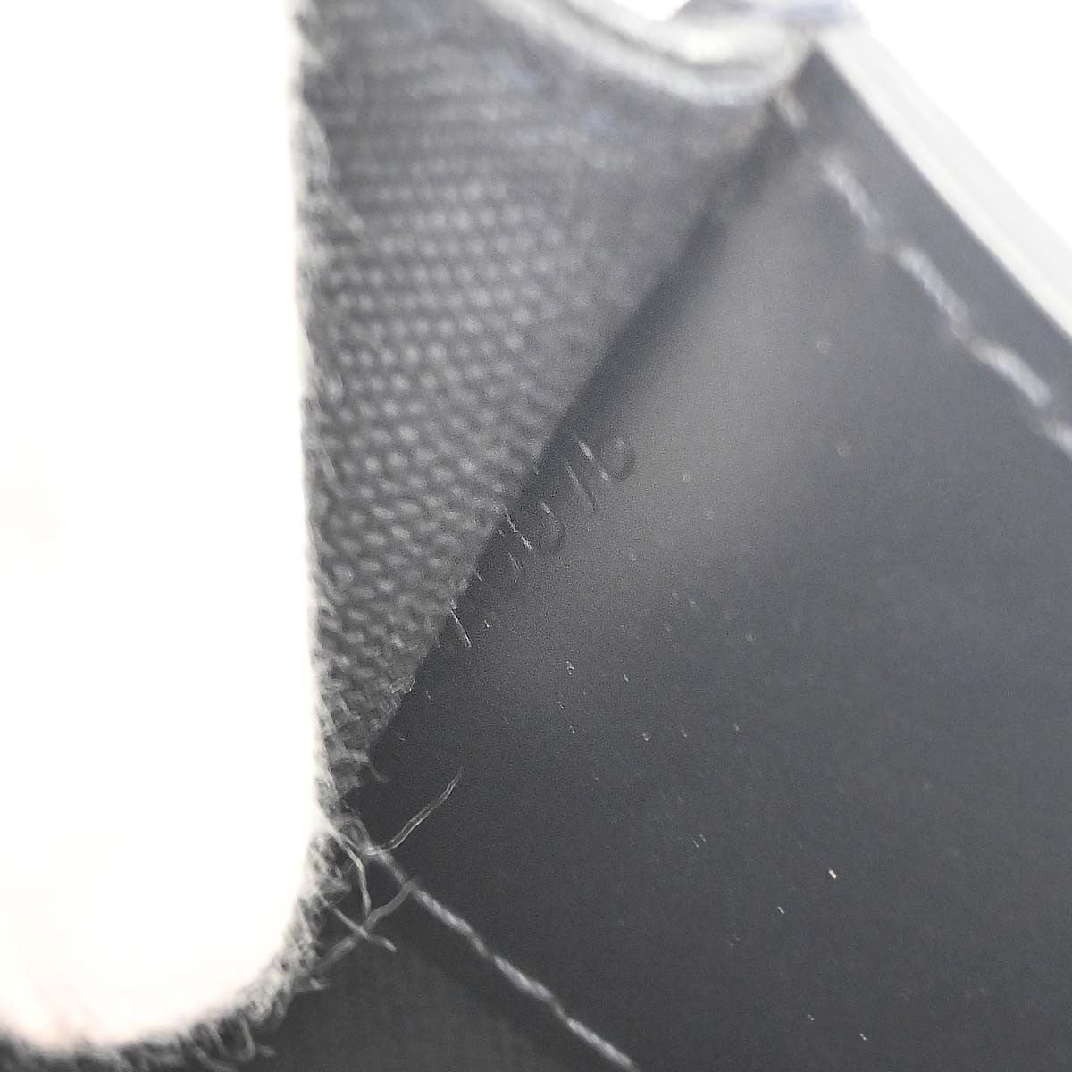 Louis Vuitton Robusto Taiga Black Leather Briefcase Bag (Pre-Owned)