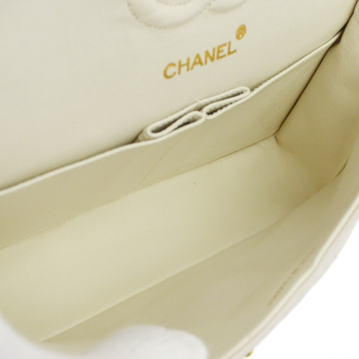 Chanel Vintage Classic Double Flap Quilted Lambskin White Leather Handbag (Pre-Owned)