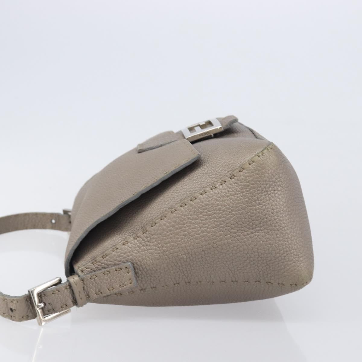 Fendi Selleria Baguette Leather Beige Leather Handbag (Pre-Owned)