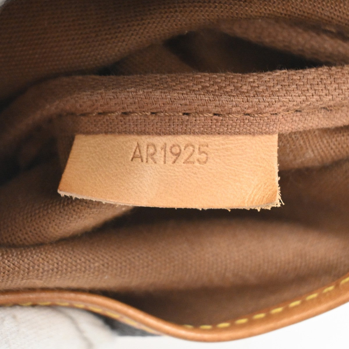Louis Vuitton Saumur Monogram Brown Leather Shoulder Bag Bag (Pre-Owned)