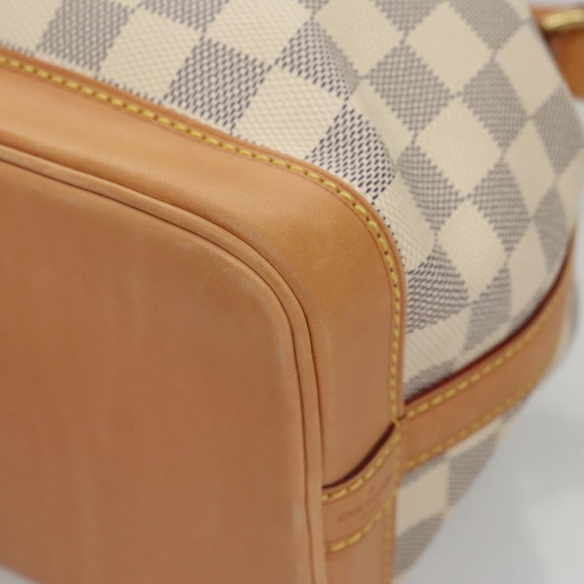 Louis Vuitton Noé Bb White Canvas Shoulder Bag (Pre-Owned)