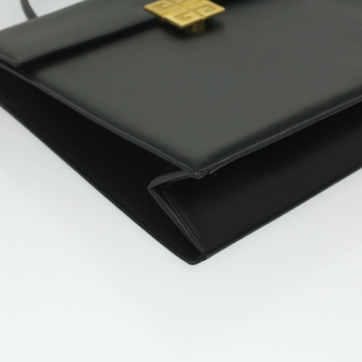 Givenchy Black Leather Shoulder Bag (Pre-Owned)