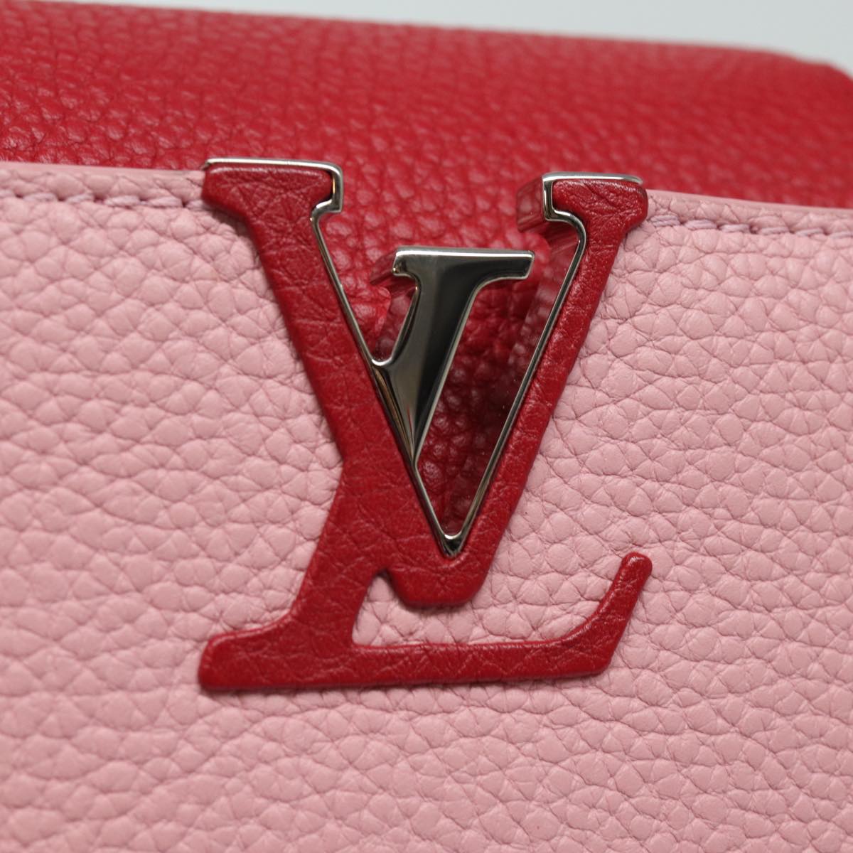 Louis Vuitton Capucines Pink Leather Handbag (Pre-Owned)