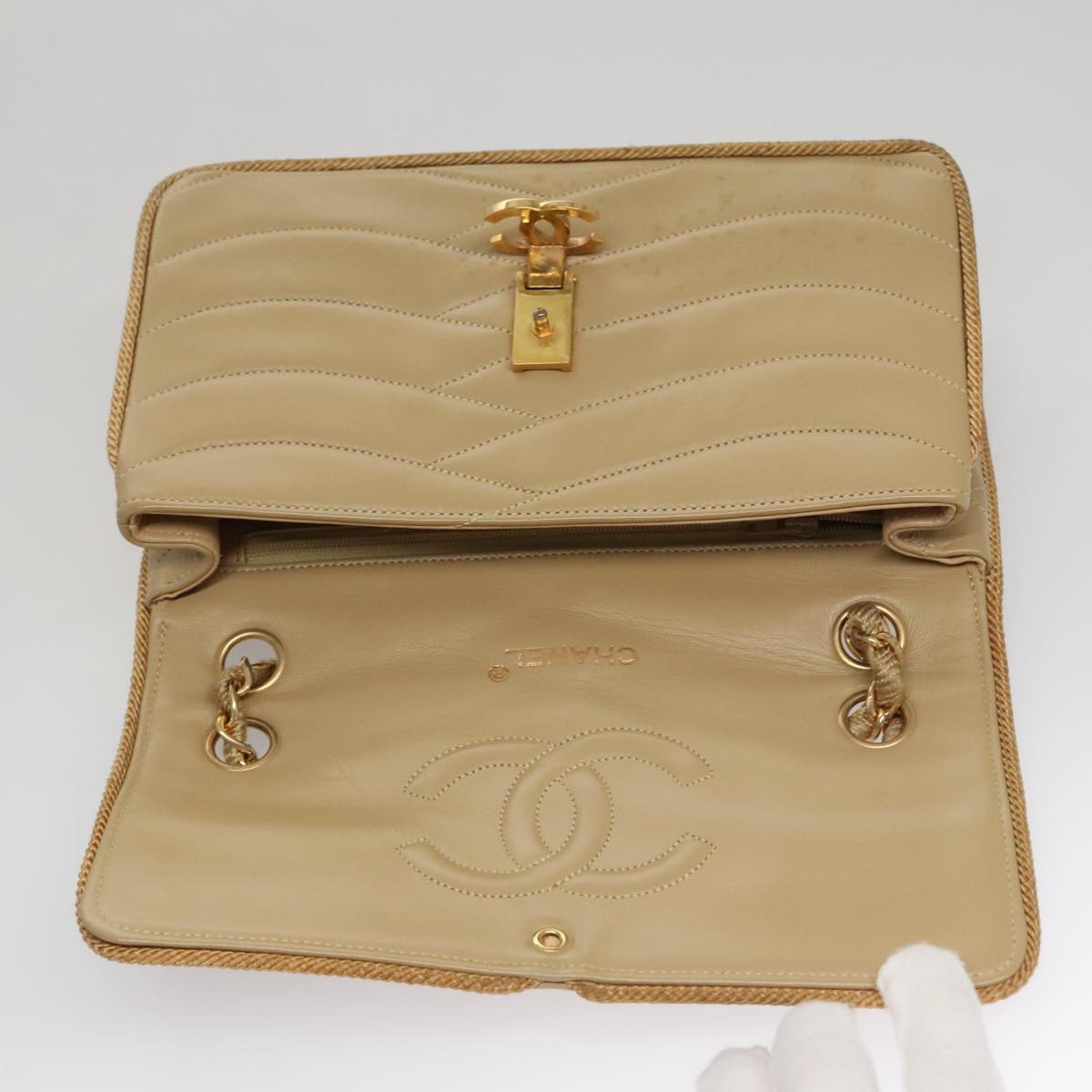 Chanel Single Flap Beige Calfskin Shoulder Bag (Pre-Owned)