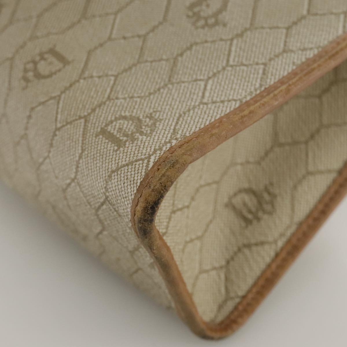 Dior Honeycomb Beige Canvas Clutch Bag (Pre-Owned)