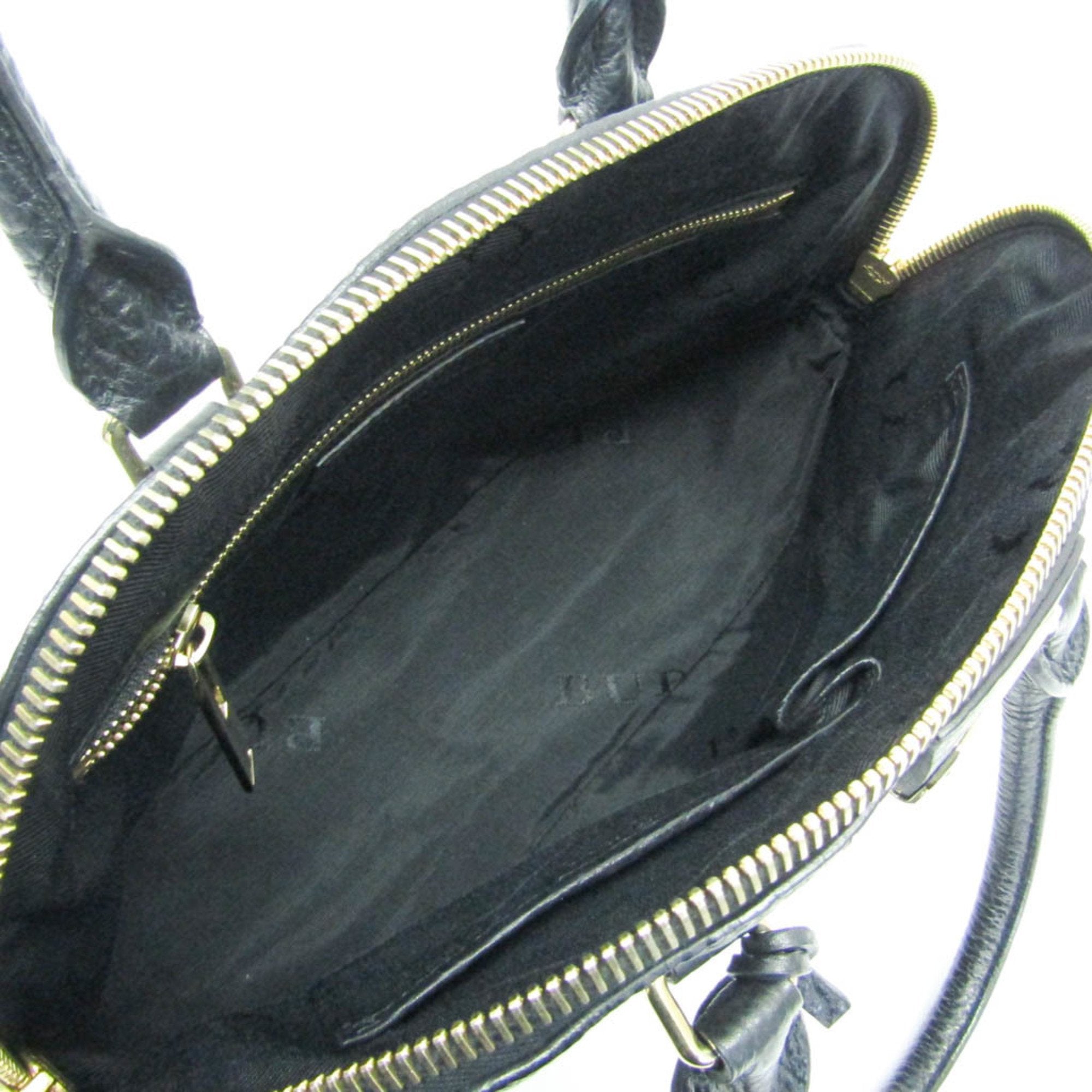 Burberry Black Leather Handbag (Pre-Owned)