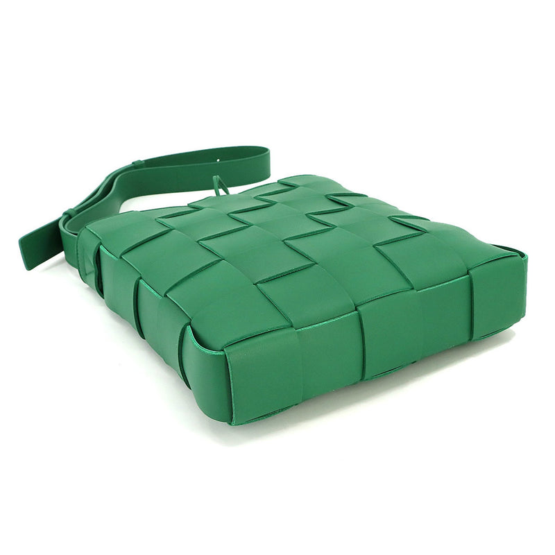 Bottega Veneta Cassette Green Leather Shoulder Bag (Pre-Owned)