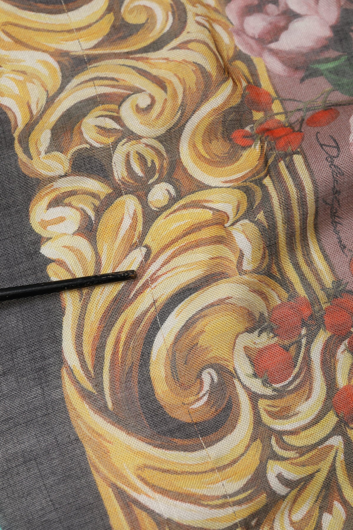 Dolce & Gabbana Multicolor Floral Cashmere Square Stole 134cmx134cm Women's Scarf (Pre-Owned)