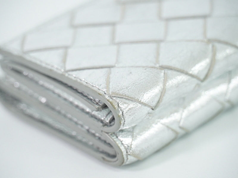 Bottega Veneta Intrecciato Silver Leather Wallet  (Pre-Owned)
