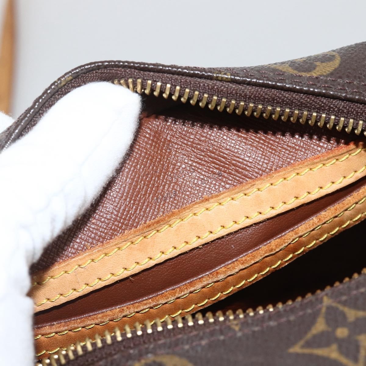 Louis Vuitton Blois Monogram Canvas Brown Canvas Handbag (Pre-Owned)