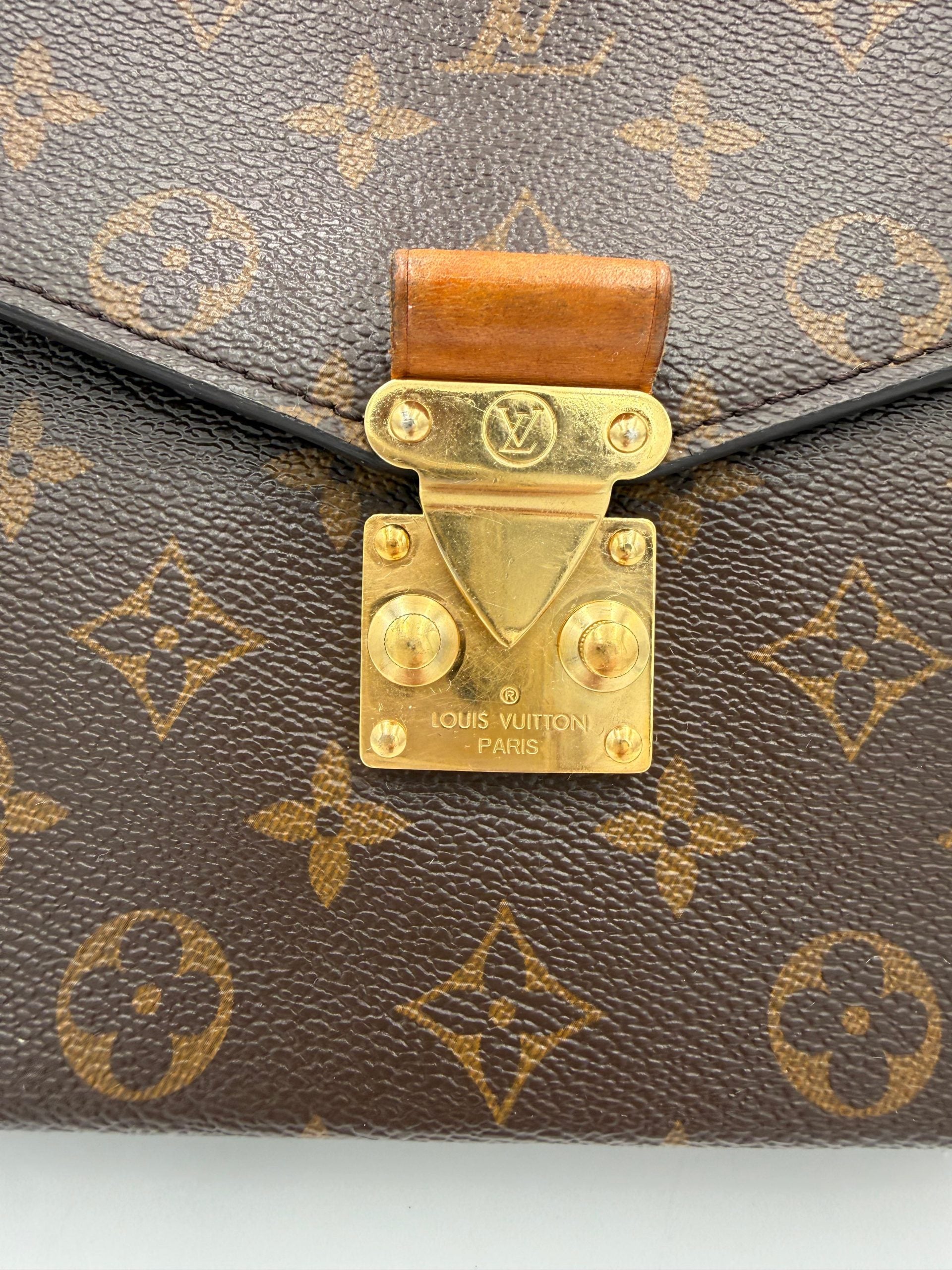 Louis Vuitton LOUIS VUITTON METIS Monogram  Handbag (Pre-Owned)