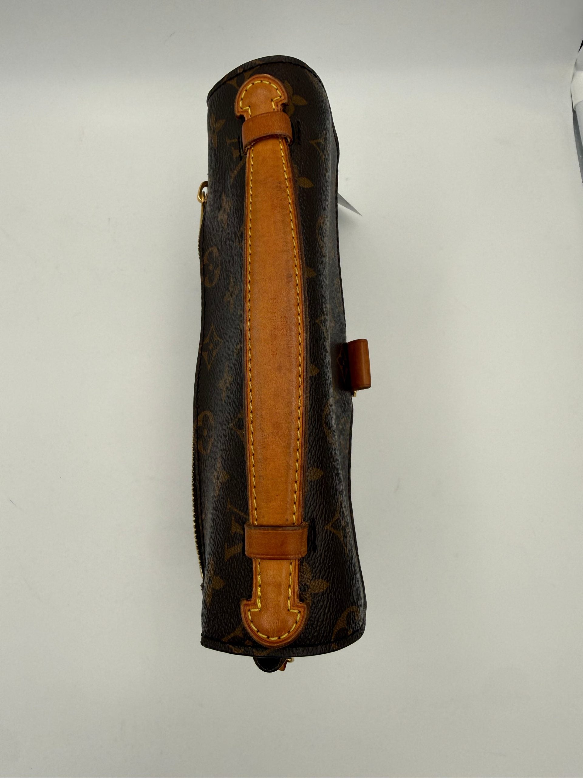 Louis Vuitton LOUIS VUITTON METIS Monogram  Handbag (Pre-Owned)