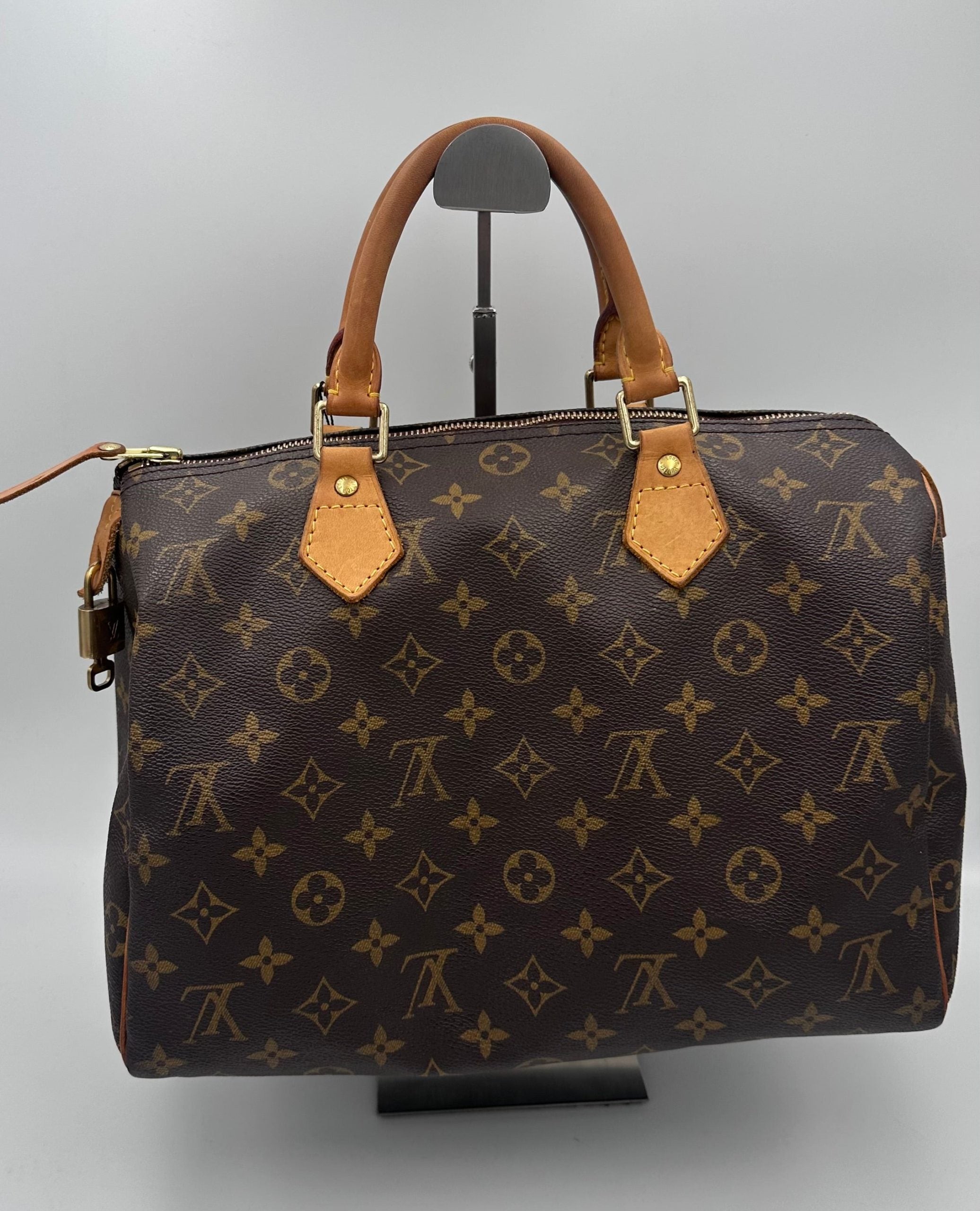 Louis Vuitton LOUIS VUITTON Speedy 30 Monogram  Handbag (Pre-Owned)