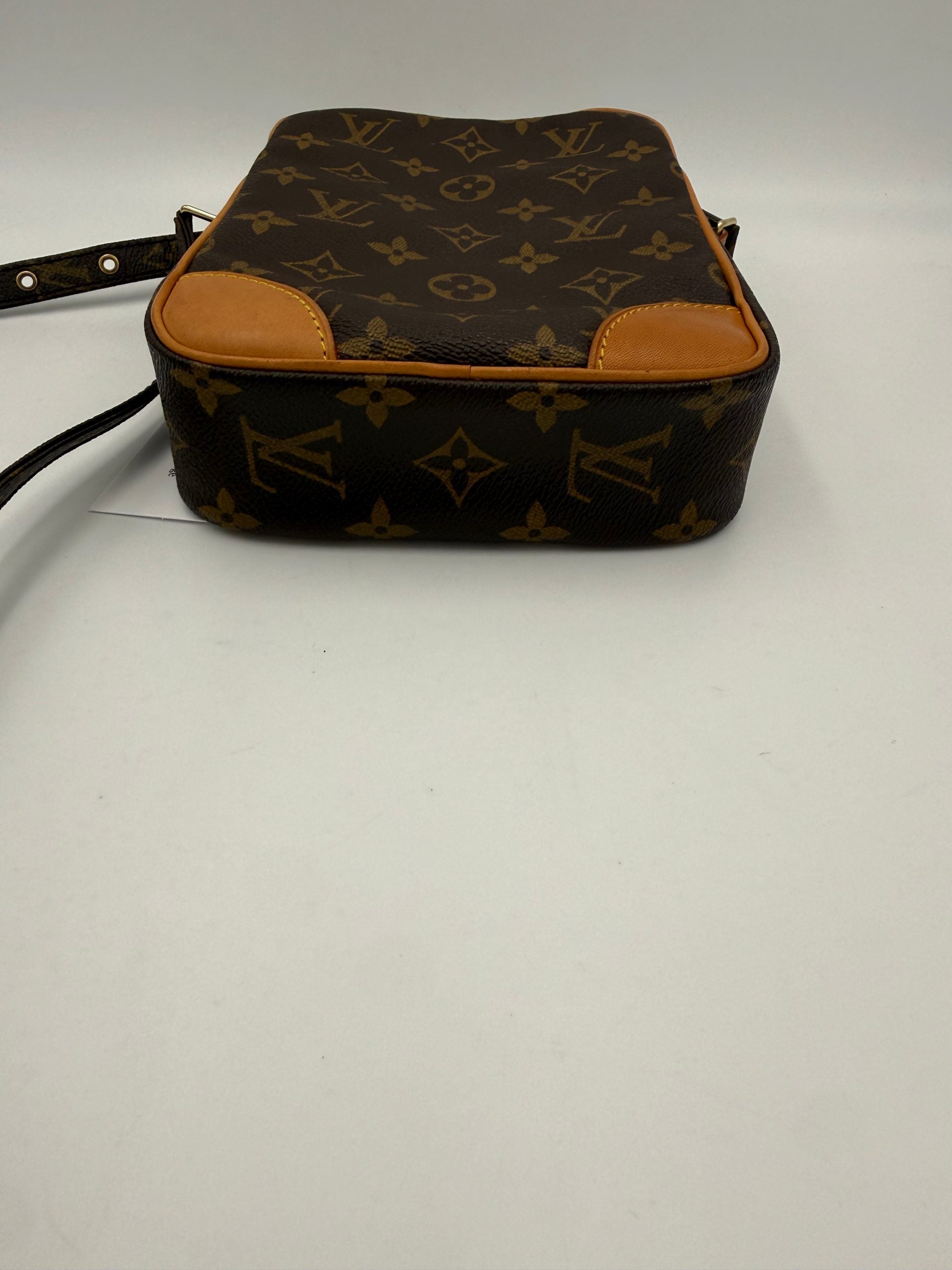 Louis Vuitton LOUIS VUITTON DANUBE Monogram  Handbag (Pre-Owned)