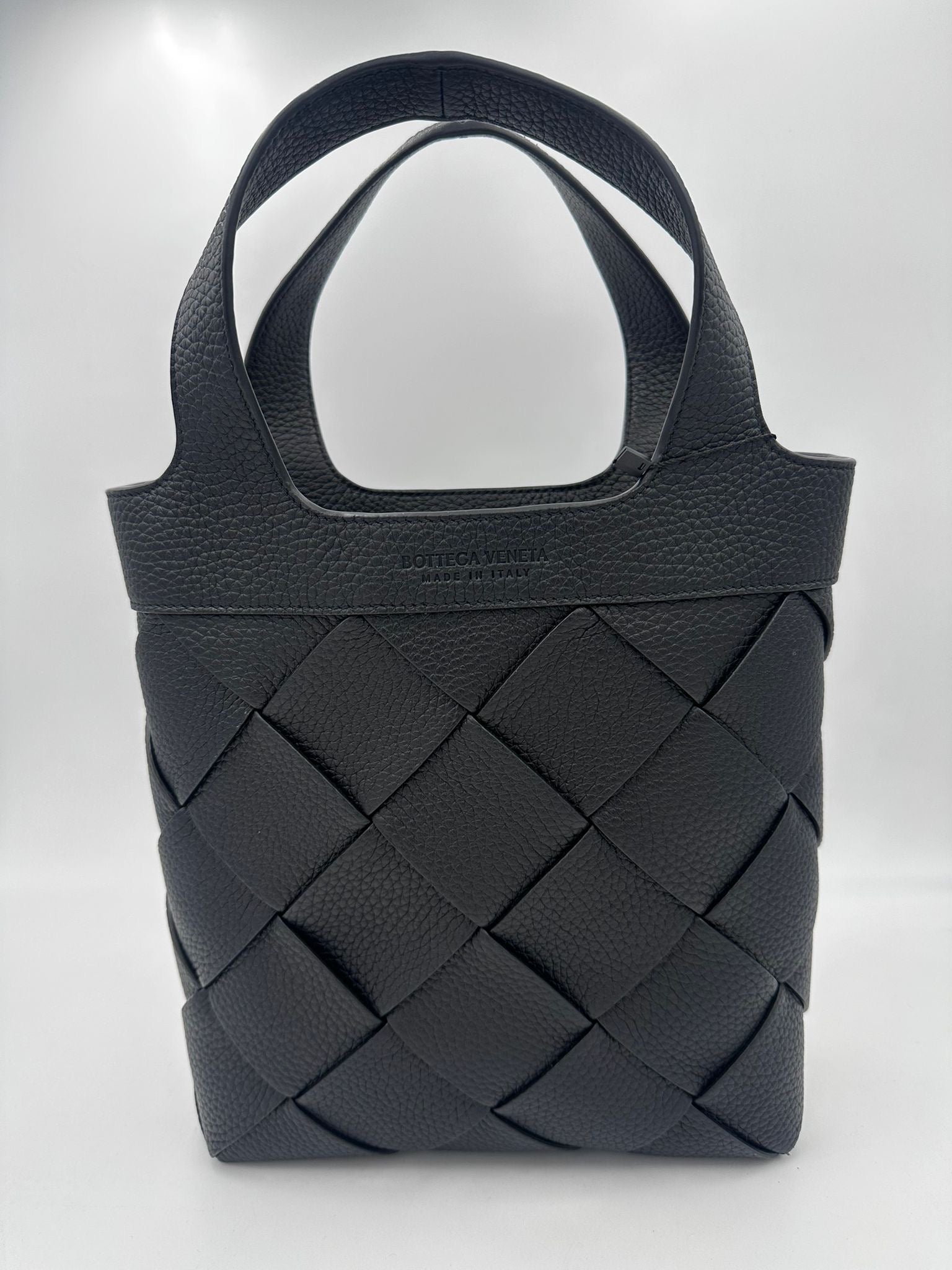 Bottega Veneta BOTTEGA VENETA Small DIAGO Black  Handbag (Pre-Owned)