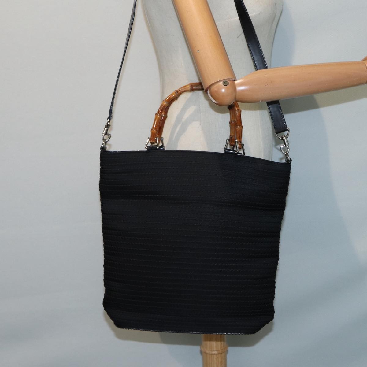 Gucci Vintage Bamboo Handle Nylon Black Nylon Tote Bag Bag (Pre-Owned)