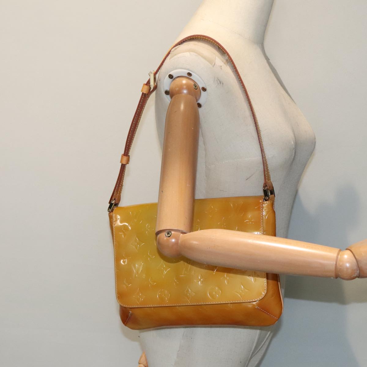 Louis Vuitton Thompson Street Yellow Patent Leather Shoulder Bag (Pre-Owned)