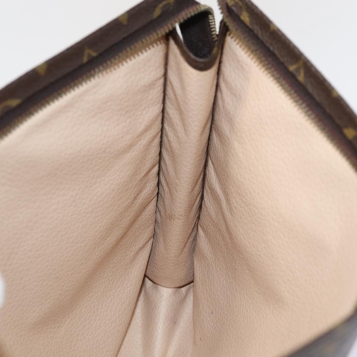 Louis Vuitton Trousse De Toilette Brown Canvas Clutch Bag (Pre-Owned)