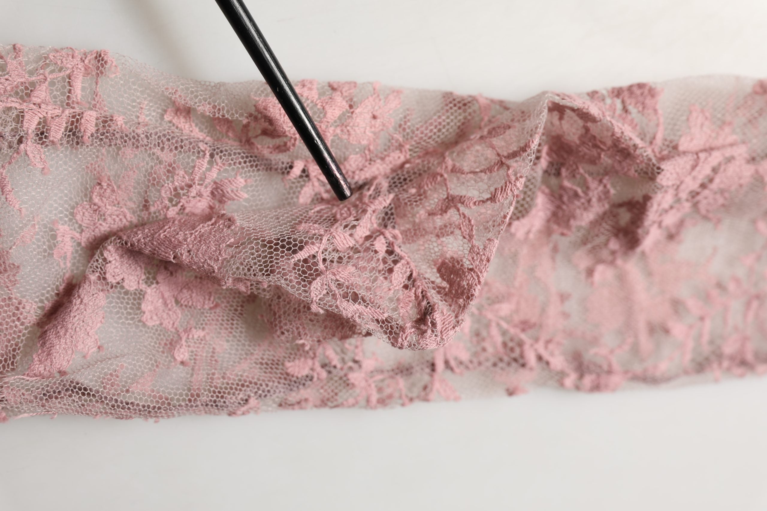 Dolce & Gabbana Pink Floral Lace Tights Stockings Pantyhose Women's Socks (Pre-Owned)