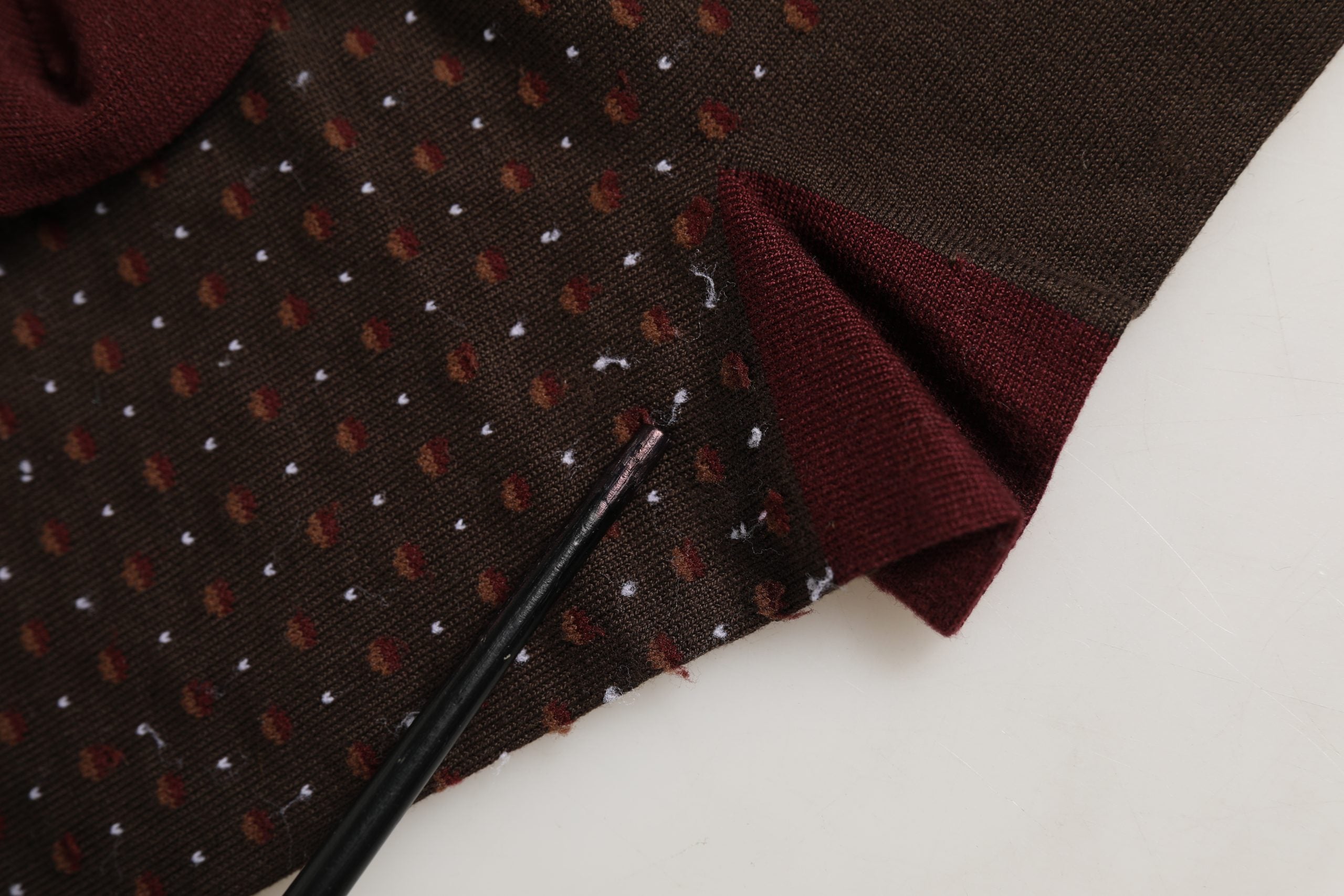 Dolce & Gabbana Maroon Dotted Wool Over The Calf Accessory Men's Socks (Pre-Owned)