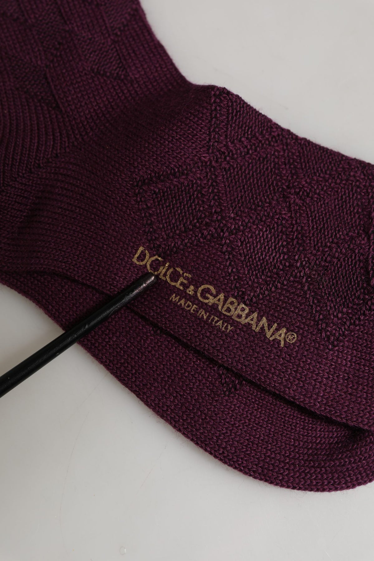 Dolce & Gabbana Burgundy Wool Crest Logo Knee High Accessory Men's Socks (Pre-Owned)