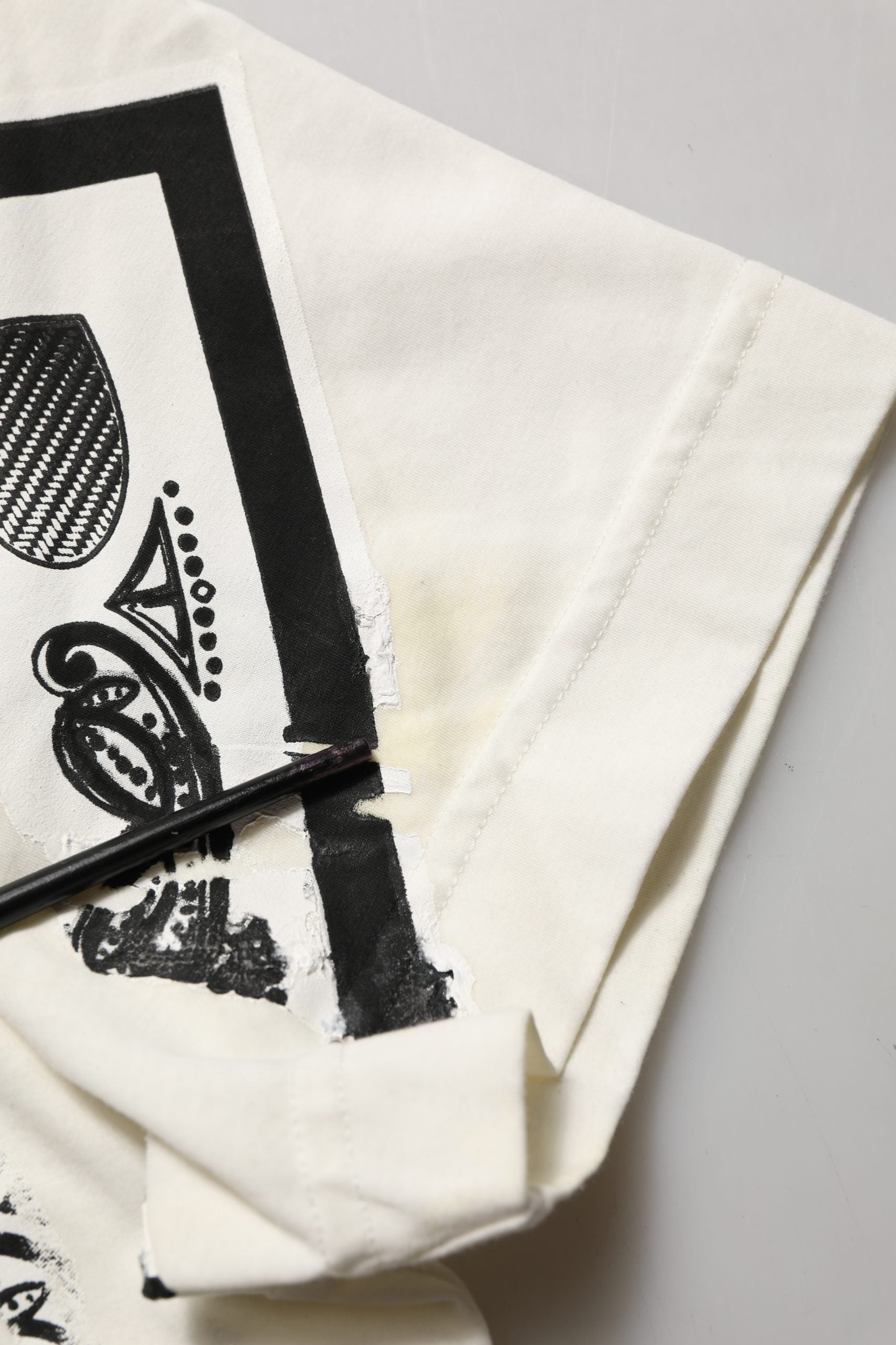 Dolce & Gabbana White Bandana Print Cotton Crew Neck Men's T-shirt (Pre-Owned)