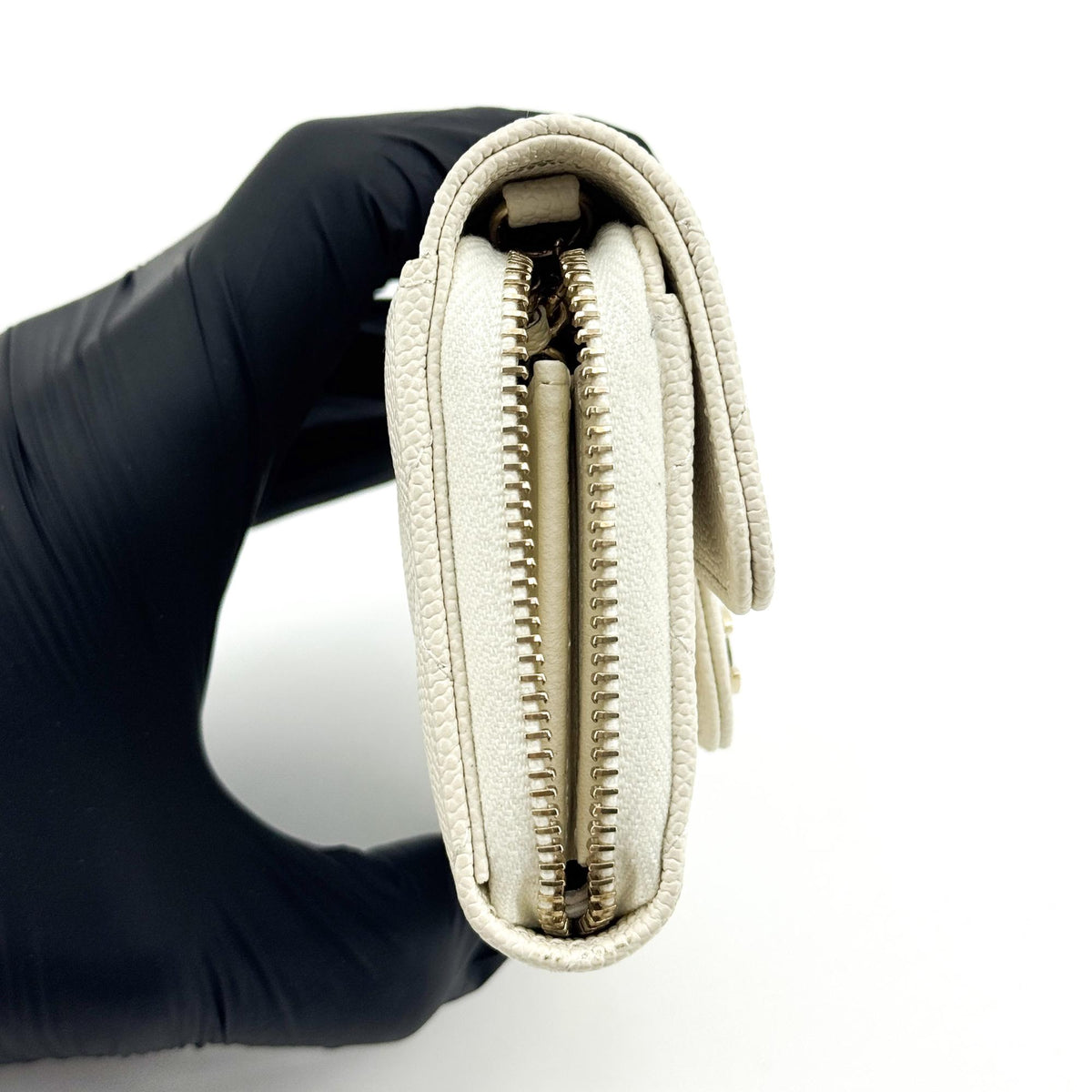 Chanel Classic Zip Around Card Holder On Chain Quilted Caviar White Leather Crossbody Bag Bag (Pre-Owned)