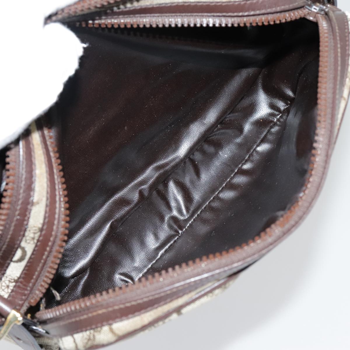 Céline C Brown Canvas Shoulder Bag (Pre-Owned)