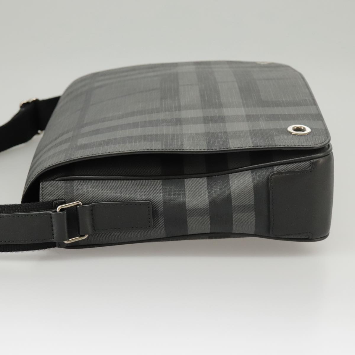 Burberry Nova Check Grey Canvas Shoulder Bag (Pre-Owned)