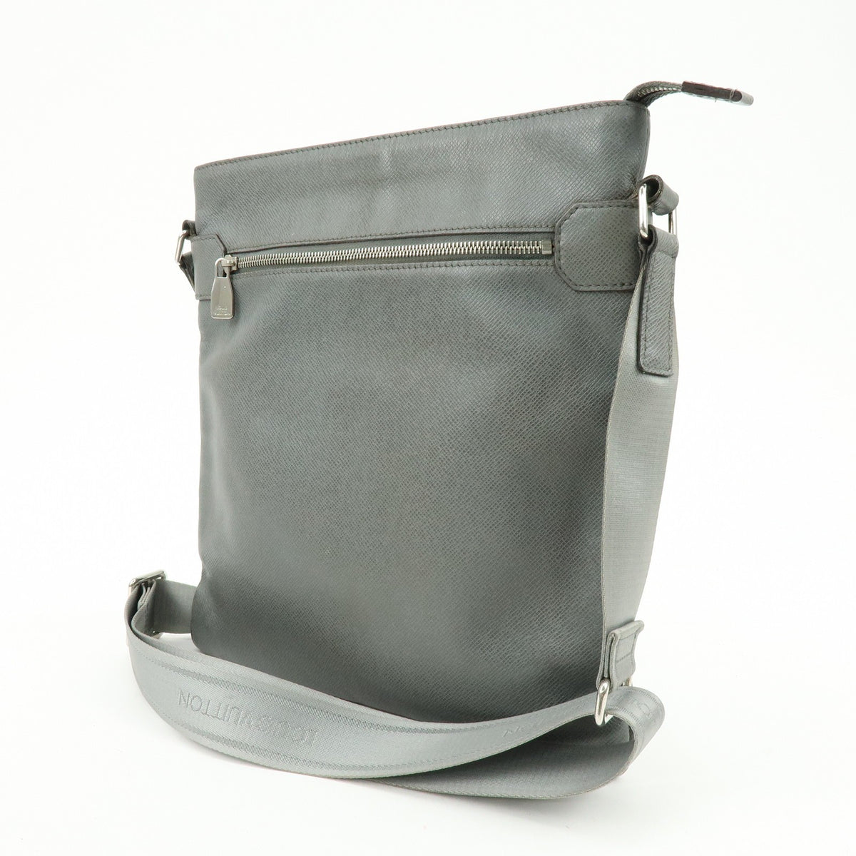 Louis Vuitton Sasha Taiga Leather Gray Leather Handbag (Pre-Owned)