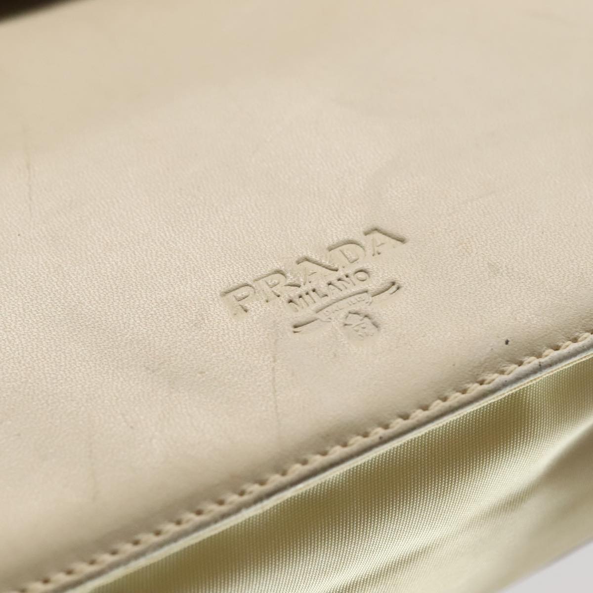 Prada Beige Leather Shoulder Bag (Pre-Owned)