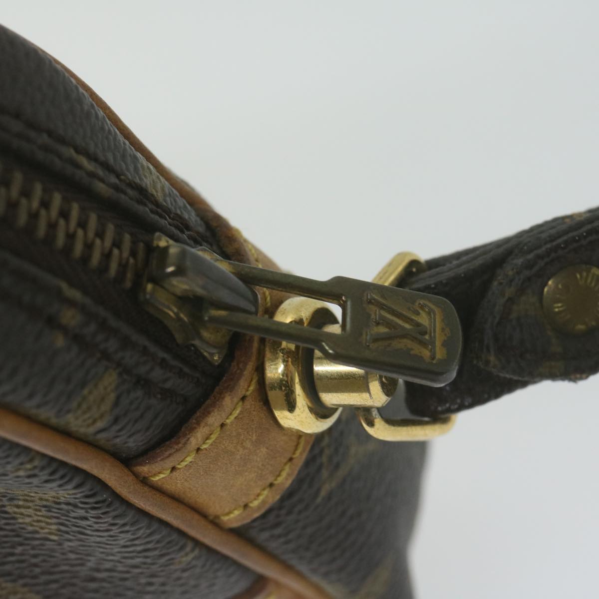 Louis Vuitton Marly Dragonne Brown Canvas Clutch Bag (Pre-Owned)